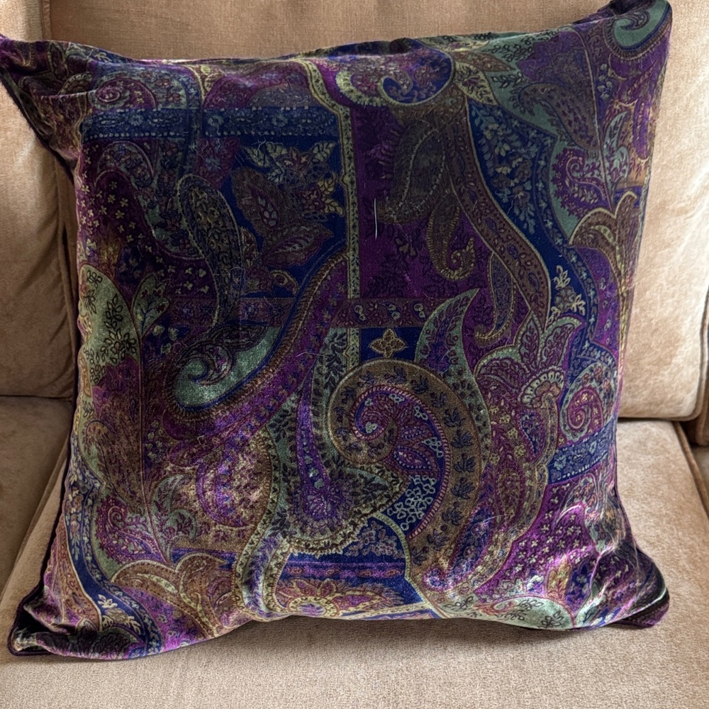 Ralph Lauren Rutherford Park Purple Paisley Velvet Pillow 20x20 - Picture 2 of 4